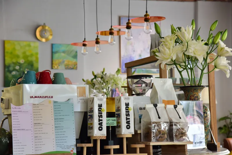 Pay to Stay: How Prague's Tiered Café Pricing Is Giving American Coffee Shops a New Way to Breathe
